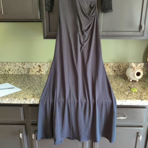 Baby on line D.R.E.S.S  Floor length Lace Gown - Picture 4 of 11